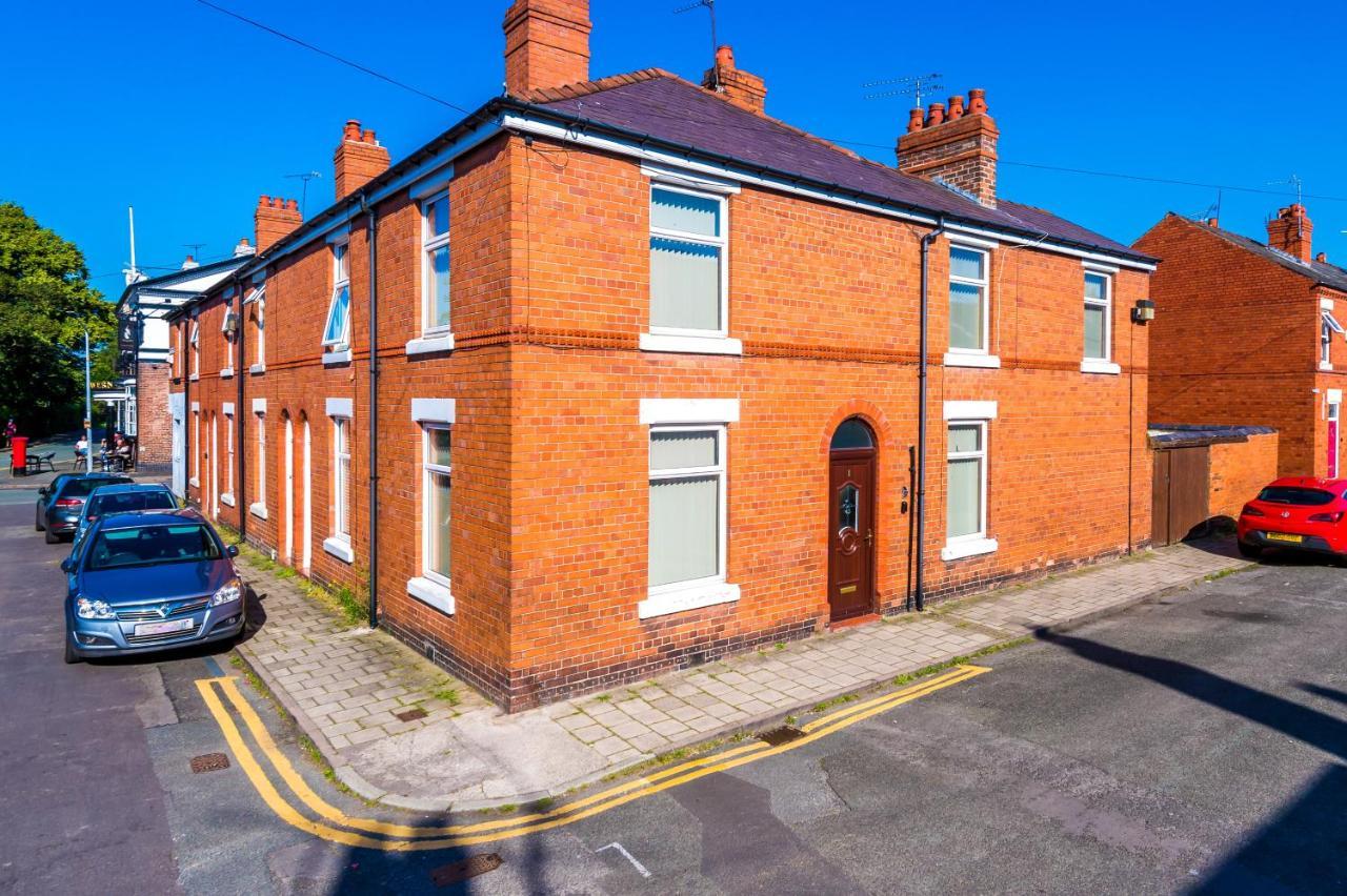 Spacious 3-Bed House In Chester By 53 Degrees Property, Ideal For Families & Professionals, Free Parking - Sleeps 7 外观 照片